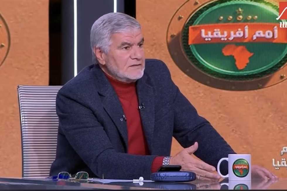 «انت كنت بتجري ورا عربية الرش وقت لعبي».. رد ناري من إكرامي على إعلامي لهذا السبب