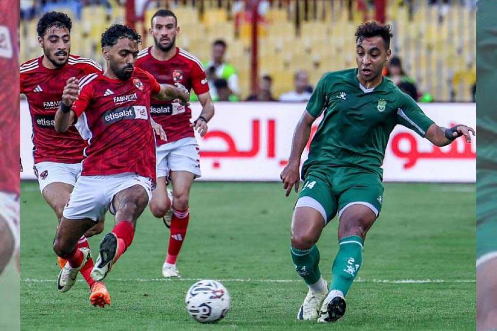 خبير تحكيمي يحسم الجدل بشأن ركلة جزاء الأهلي أمام الاتحاد السكندري (فيديو)