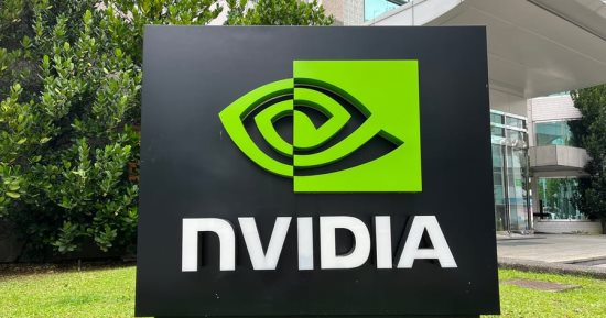 قيود الإنتاج تهدد خطط نمو Nvidia رغم الطلب المتزايد على رقائق الذكاء الاصطناعى