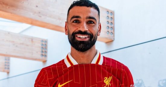 لماذا لم يقدم ليفربول عرضا رسميا لتجديد عقد محمد صلاح؟.. جيمي كاراجر يكشف