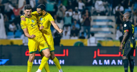 محمد شريف يسابق الزمن لقيادة هجوم الخليج ضد الهلال في الدوري السعودي