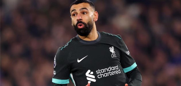 كاراجر: لا أهتم لما يقوله محمد صلاح عن مستقبله مع ليفربول