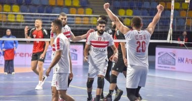 الزمالك بالزي الأبيض والليبرو بالزى الأسود فى البطولة العربية للكرة الطائرة