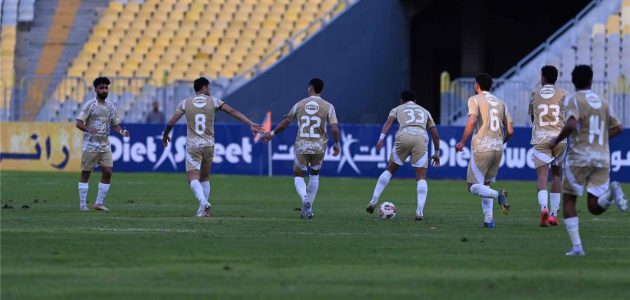 فيديو | الأهلي يتعادل مع فاركو ويمنح الزمالك وبيراميدز هدية في الدوري المصري